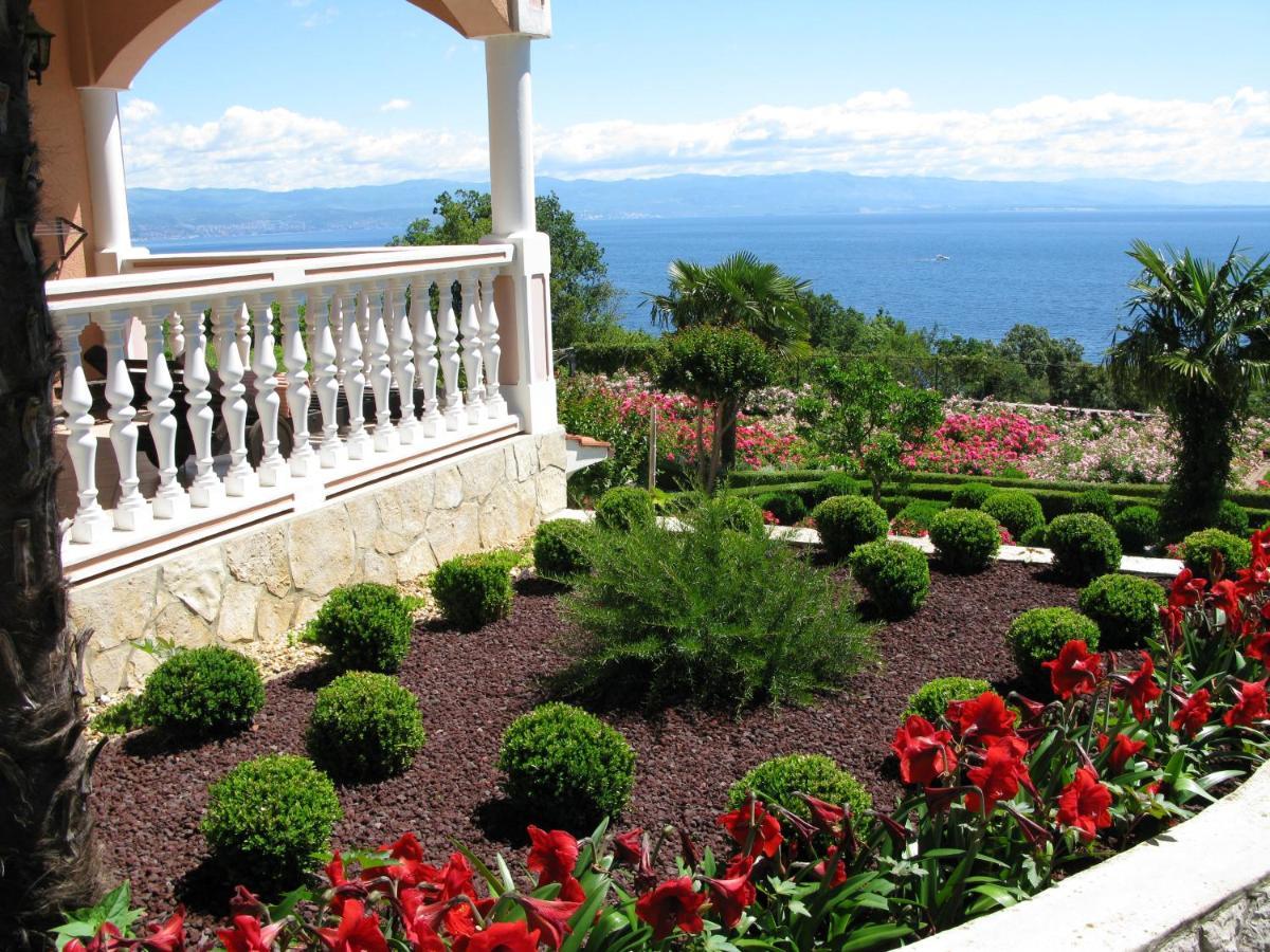 Bed And Breakfast Villa Iris Moscenicka Draga Bagian luar foto
