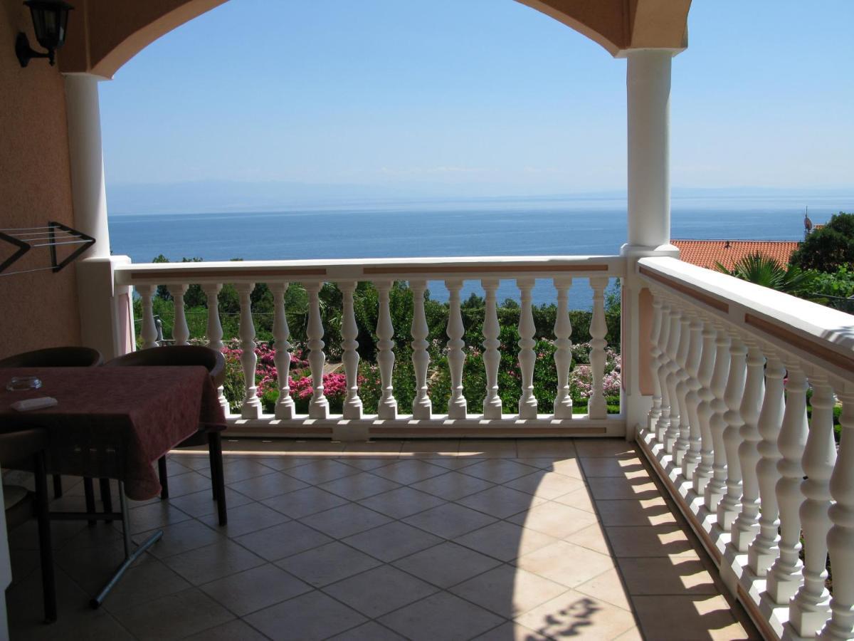 Bed And Breakfast Villa Iris Moscenicka Draga Bagian luar foto