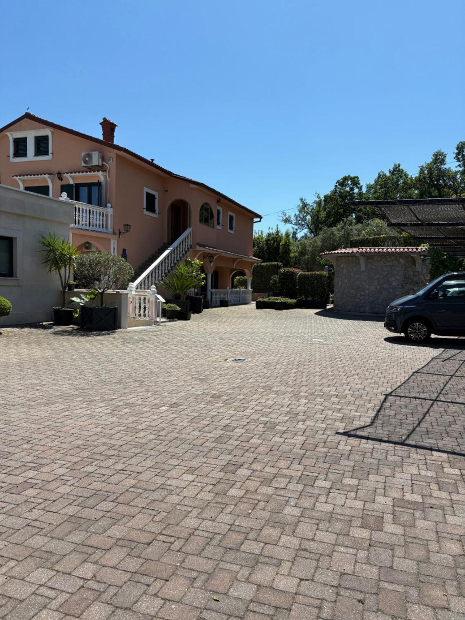 Bed And Breakfast Villa Iris Moscenicka Draga Bagian luar foto