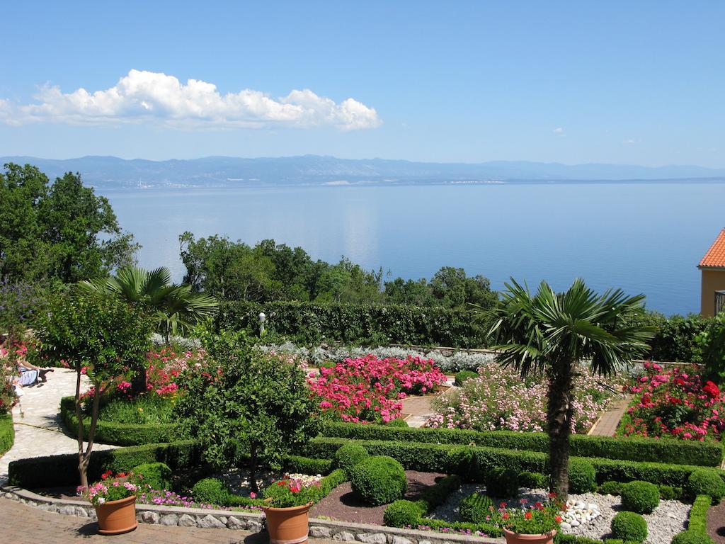 Bed And Breakfast Villa Iris Moscenicka Draga Bagian luar foto