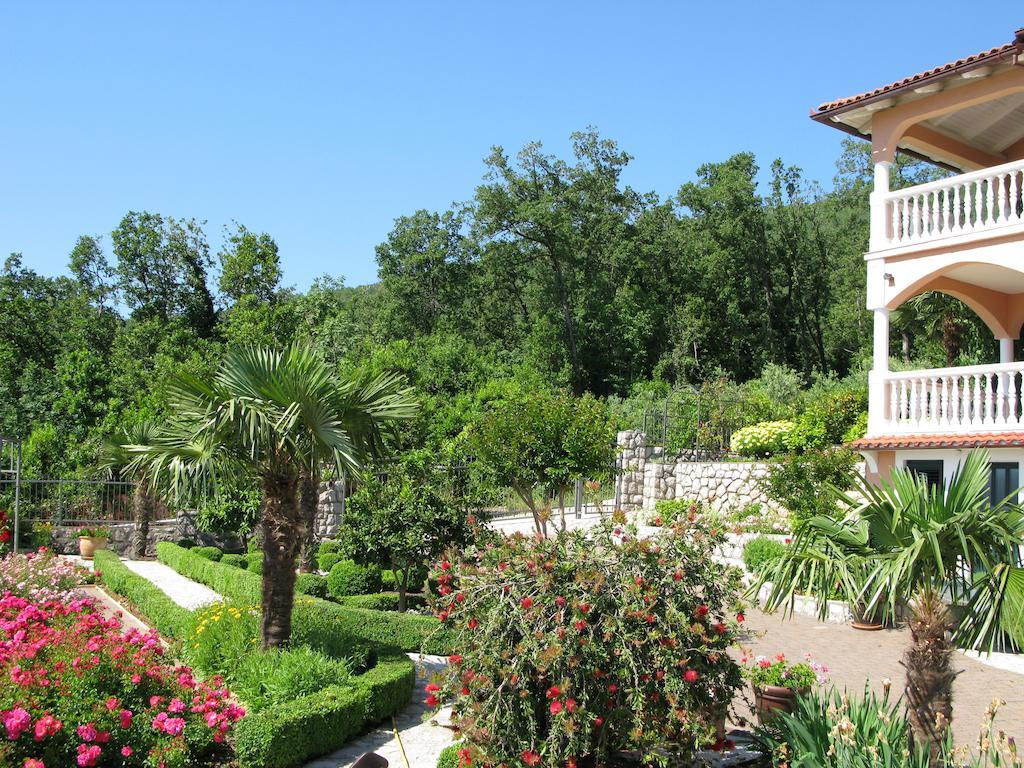 Bed And Breakfast Villa Iris Moscenicka Draga Bagian luar foto