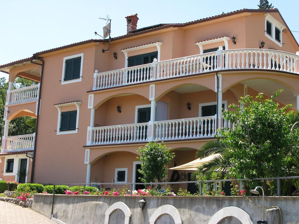 Bed And Breakfast Villa Iris Moscenicka Draga Bagian luar foto