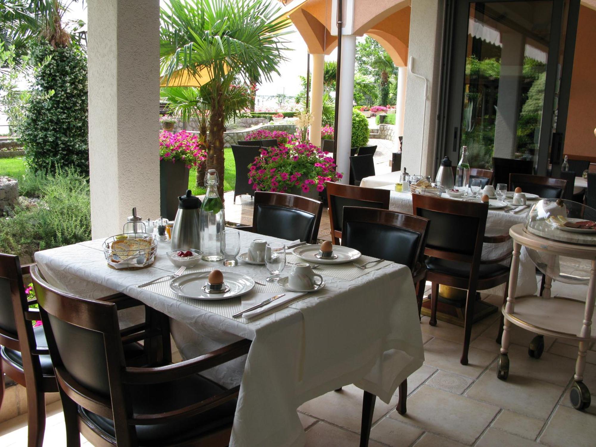 Bed And Breakfast Villa Iris Moscenicka Draga Bagian luar foto